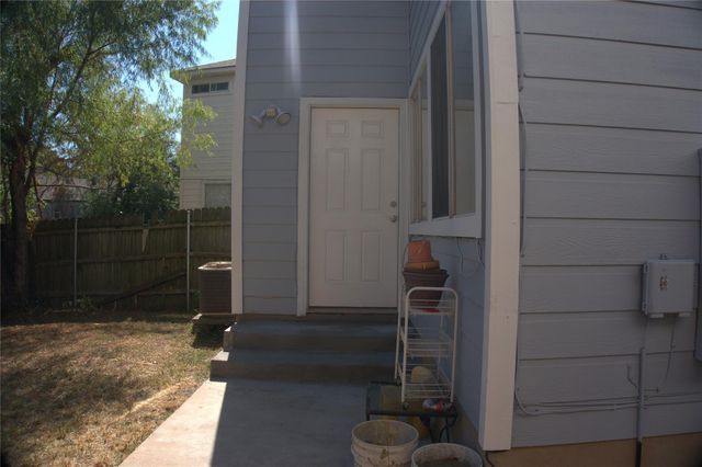 1512 Parkfield CIR, Round Rock, TX 78664