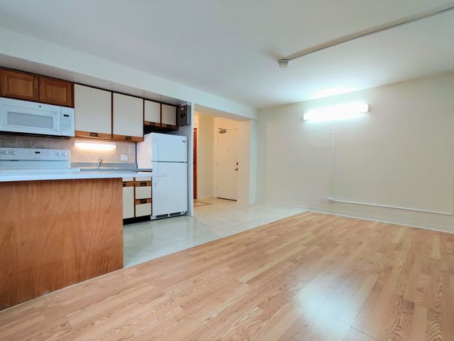 4980 N Marine Drive 937, Chicago, IL 60640