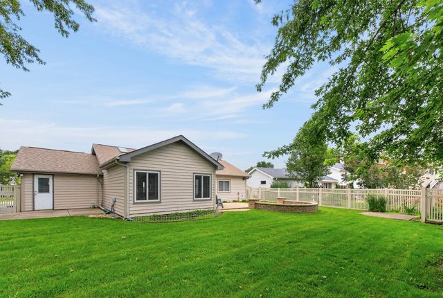 909 Shorewood Drive, Bartlett, IL 60103