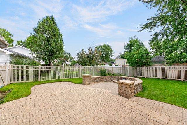 909 Shorewood Drive, Bartlett, IL 60103