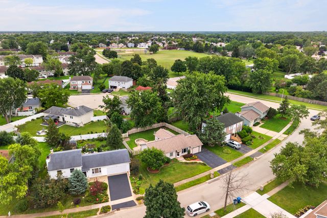 909 Shorewood Drive, Bartlett, IL 60103