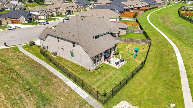 341 Alicante LN, Liberty Hill, TX 78642
