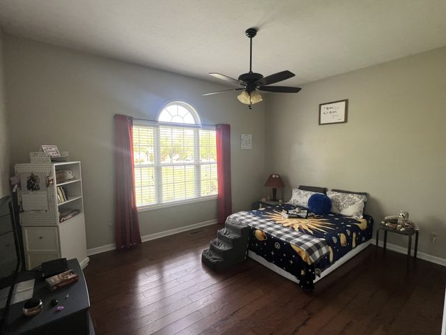 288 Fox Run Ln, Lafayette, TN 37083