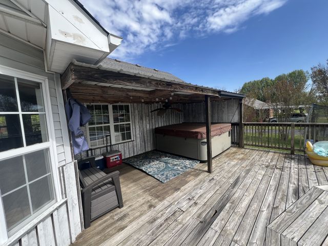 288 Fox Run Ln, Lafayette, TN 37083