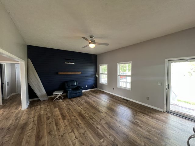 288 Fox Run Ln, Lafayette, TN 37083