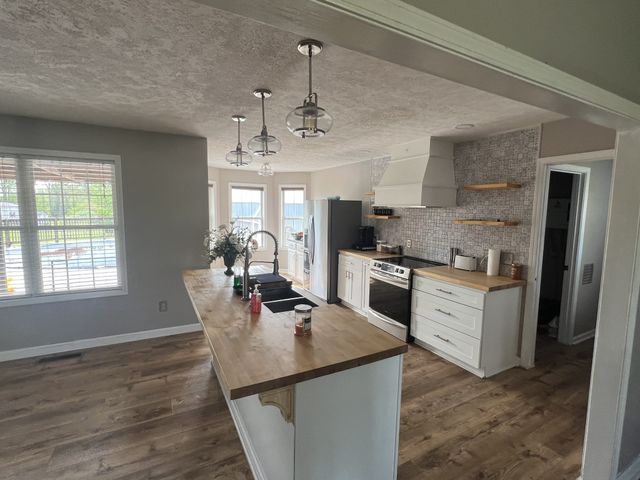 288 Fox Run Ln, Lafayette, TN 37083
