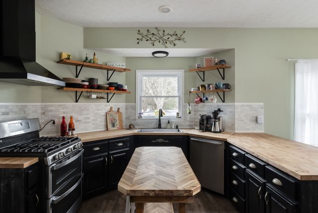 95 Old 25 Loop, Castalian Springs, TN 37031