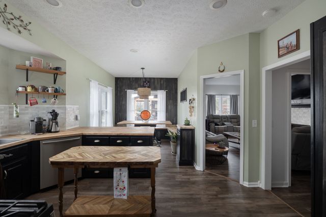 95 Old 25 Loop, Castalian Springs, TN 37031