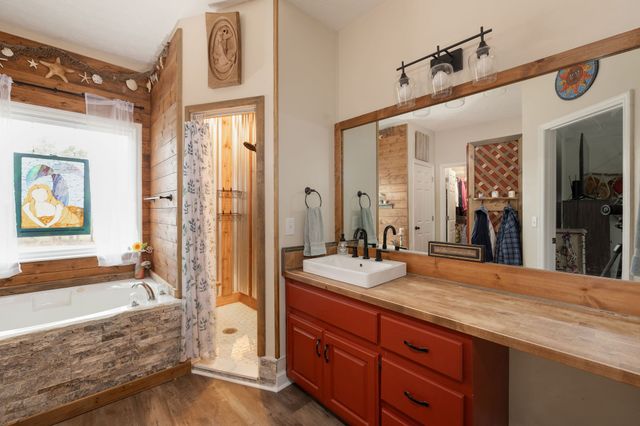 95 Old 25 Loop, Castalian Springs, TN 37031