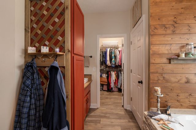 95 Old 25 Loop, Castalian Springs, TN 37031