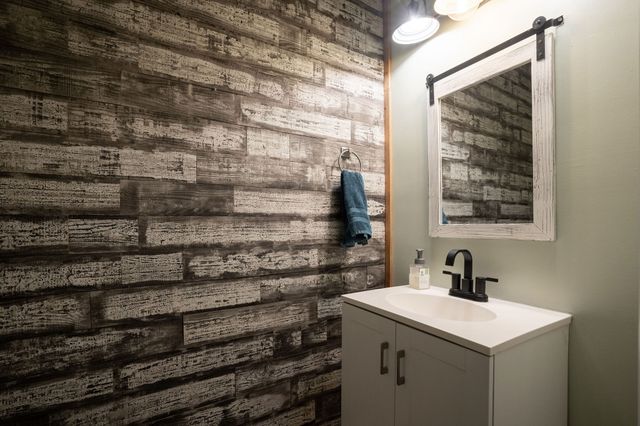 95 Old 25 Loop, Castalian Springs, TN 37031