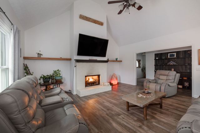 95 Old 25 Loop, Castalian Springs, TN 37031