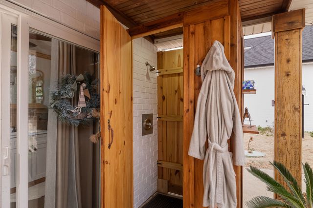 95 Old 25 Loop, Castalian Springs, TN 37031