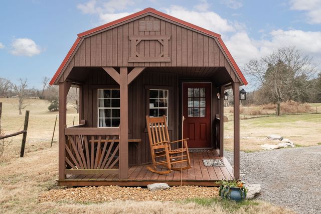 95 Old 25 Loop, Castalian Springs, TN 37031