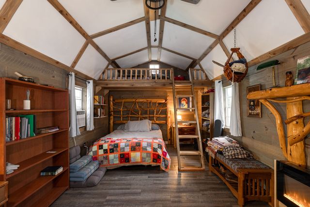 95 Old 25 Loop, Castalian Springs, TN 37031