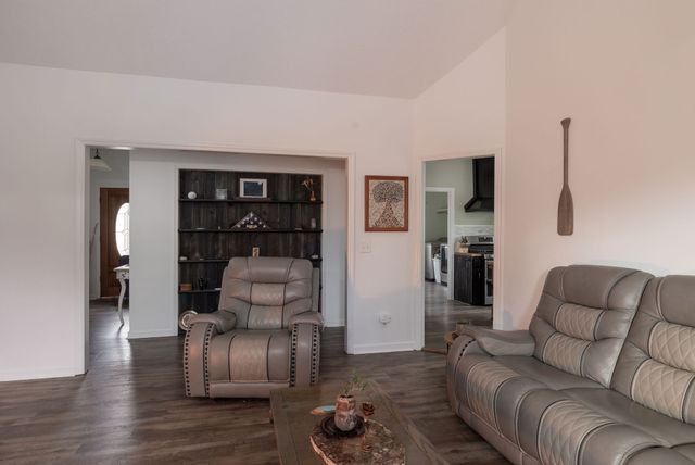 95 Old 25 Loop, Castalian Springs, TN 37031