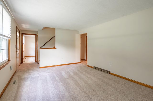 7 Ronnie Drive, Nashua, NH 03062