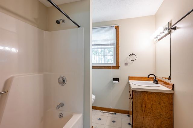 7 Ronnie Drive, Nashua, NH 03062