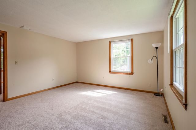 7 Ronnie Drive, Nashua, NH 03062