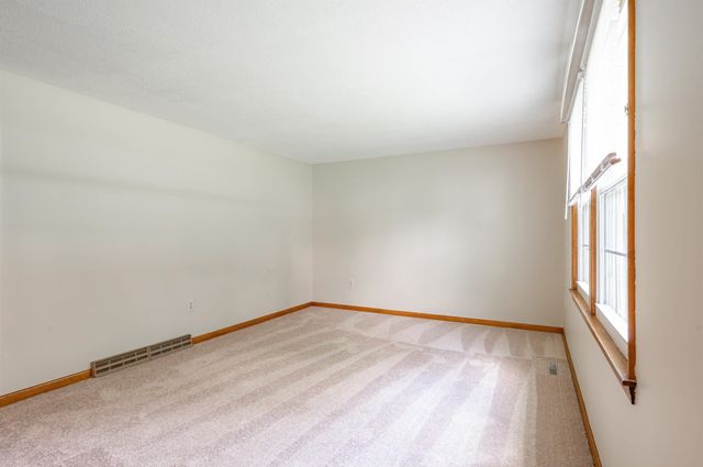 7 Ronnie Drive, Nashua, NH 03062