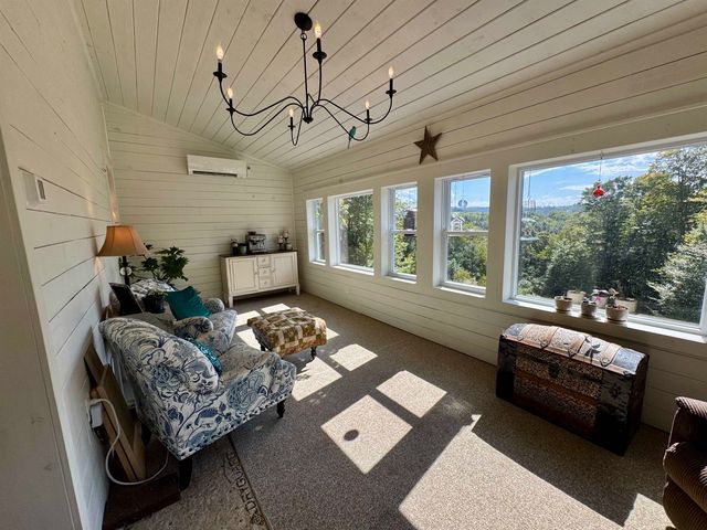 60 Currier Hill Road, Topsham, VT 05040