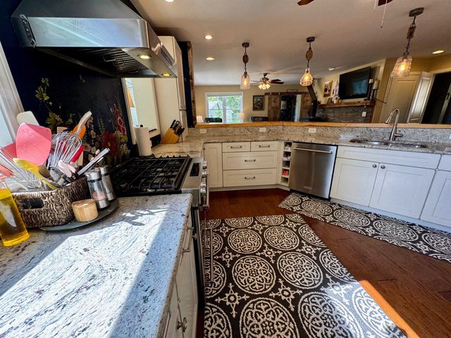 60 Currier Hill Road, Topsham, VT 05040