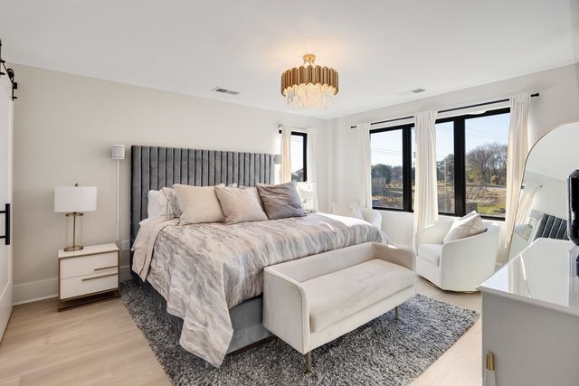 400 E PONTOTOC AVE, Memphis, TN 38103