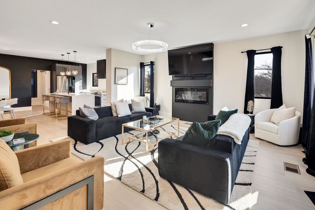 400 E PONTOTOC AVE, Memphis, TN 38103