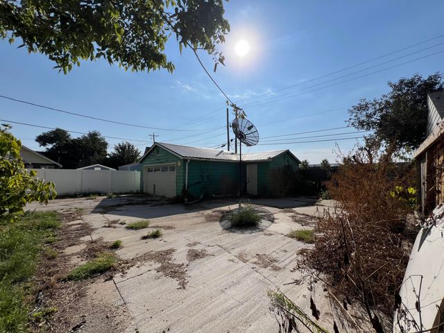 3131 AVENUE A, Council Bluffs, IA 51501