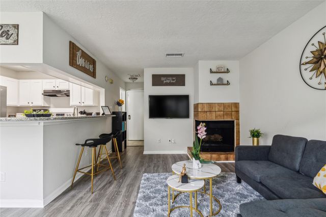 2379 Briarwest Blvd 19, Houston, TX 77077
