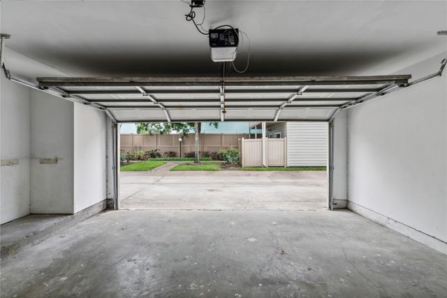 2379 Briarwest Blvd 19, Houston, TX 77077