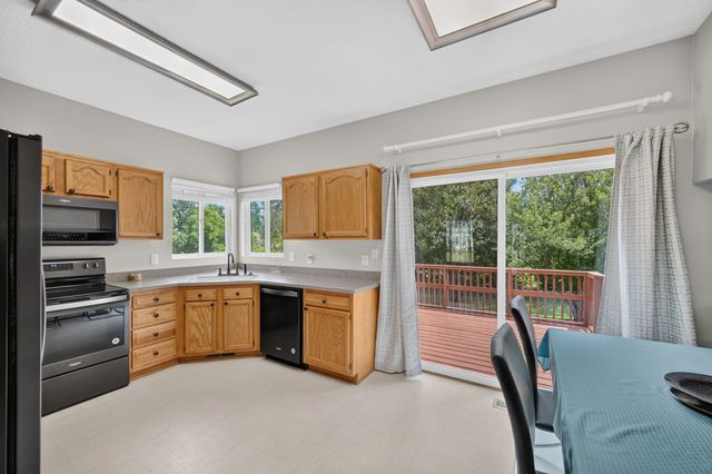 485 Fawn Circle, Pleasant Hill, IA 50327