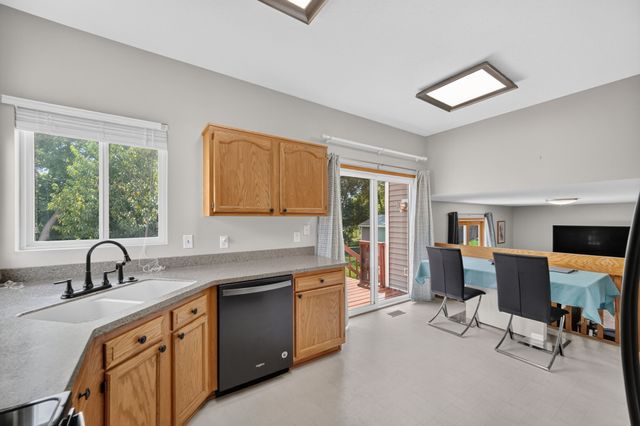485 Fawn Circle, Pleasant Hill, IA 50327