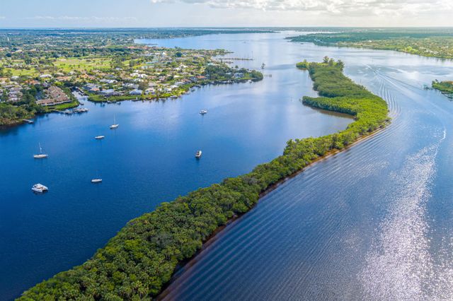 183 SE Via Terra Bella, Port St Lucie, FL 34952