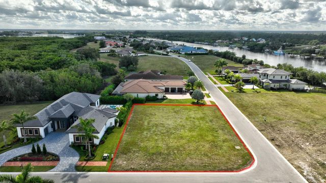 183 SE Via Terra Bella, Port St Lucie, FL 34952