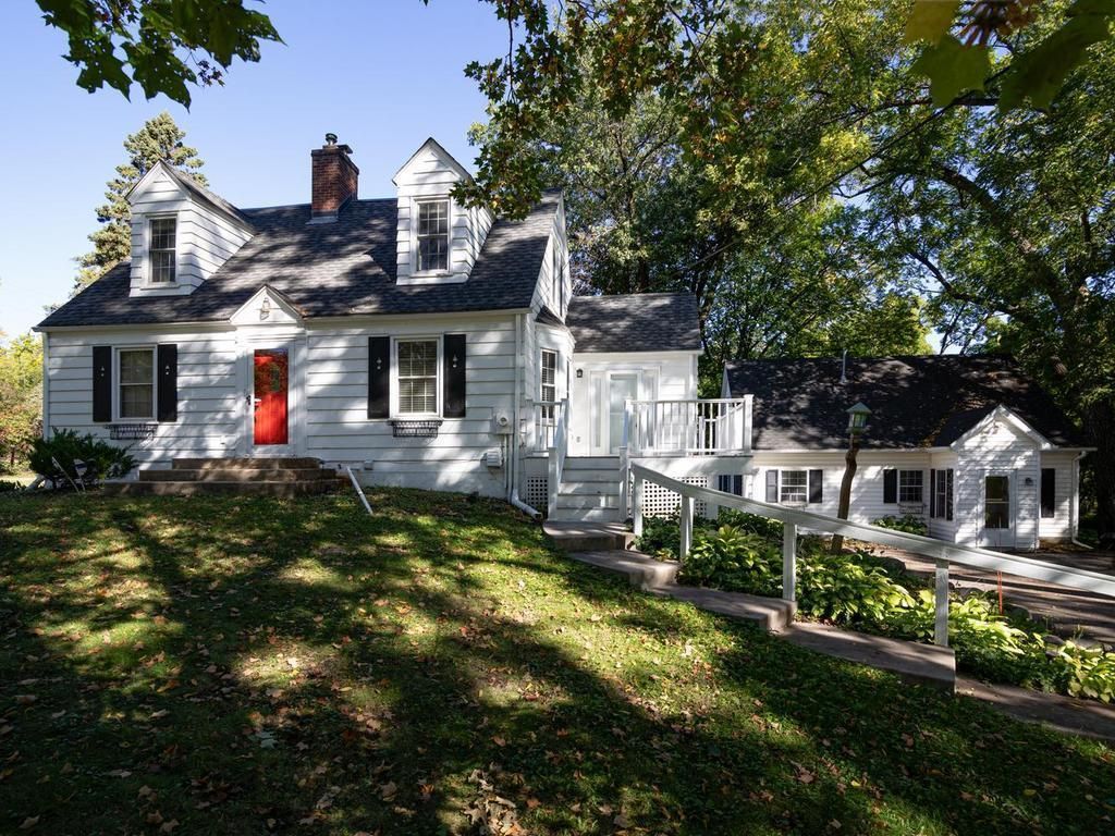 26270 Smithtown Road, Excelsior, MN 55331 — exterior