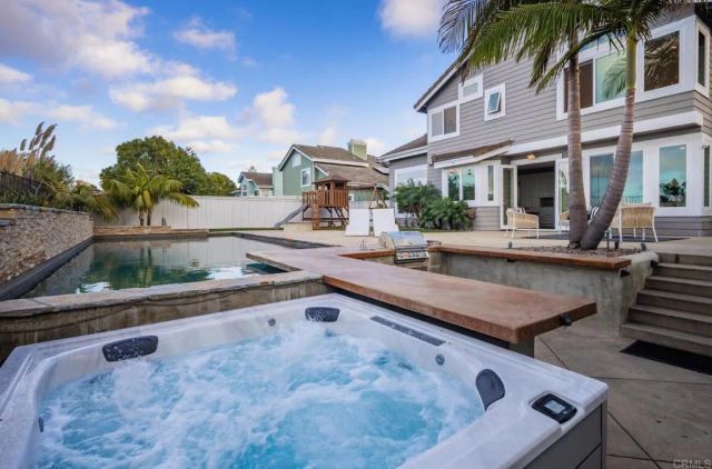 608 Crest Drive, Encinitas, CA 92024