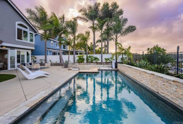 608 Crest Drive, Encinitas, CA 92024