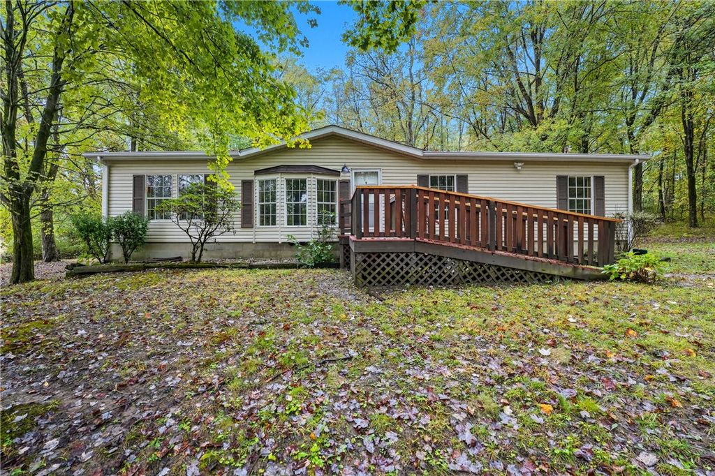 454 Mountain View Rd, Union Twp, PA 16101