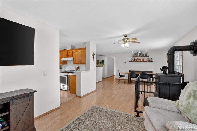 22092 Clear Lake Road, Battle Creek, MI 49014