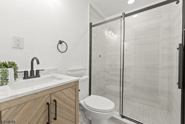 138 Monmouth Road, Elizabeth City, NJ 07208