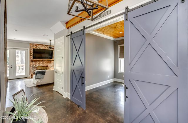 150 Pine Ridge Circle, Brandon, MS 39047
