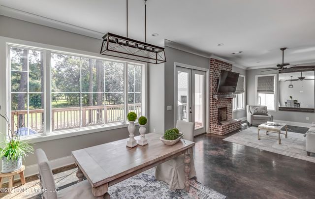 150 Pine Ridge Circle, Brandon, MS 39047