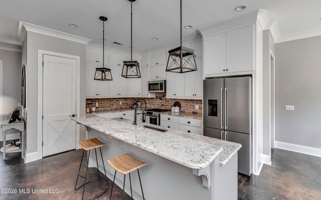 150 Pine Ridge Circle, Brandon, MS 39047
