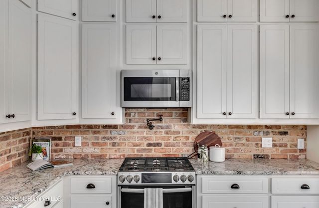 150 Pine Ridge Circle, Brandon, MS 39047