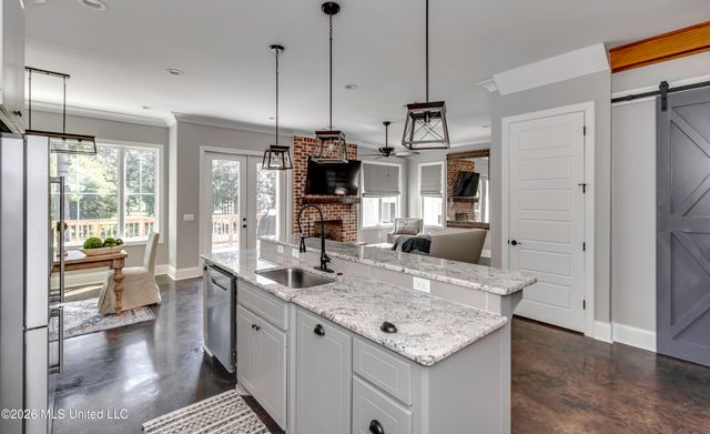 150 Pine Ridge Circle, Brandon, MS 39047