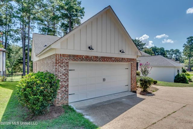 150 Pine Ridge Circle, Brandon, MS 39047