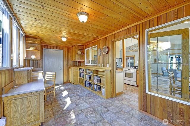 870 Livingston Bay Shore Drive, Camano Island, WA 98282