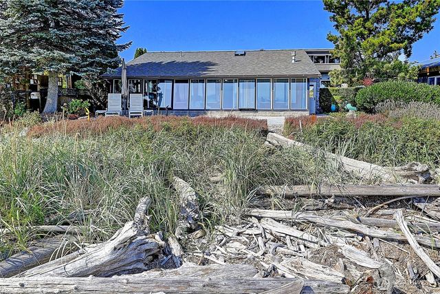 870 Livingston Bay Shore Drive, Camano Island, WA 98282