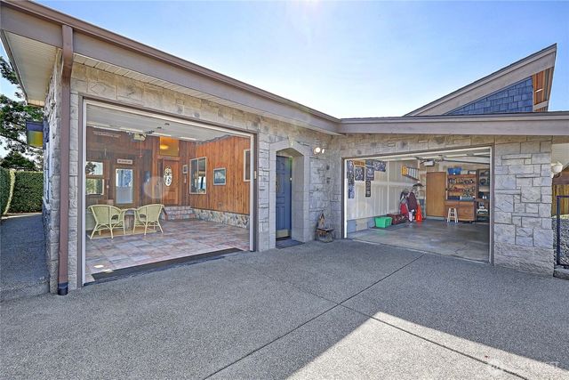 870 Livingston Bay Shore Drive, Camano Island, WA 98282